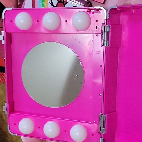 Hello Kitty mirror case - Picture 2 of 4